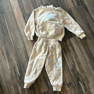 Toddler Nike sweatsuit